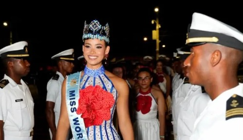 Joheirry Mola Pulang Bawa Mahkota, 44 Tahun Setelah Miss World Pertama Dominika